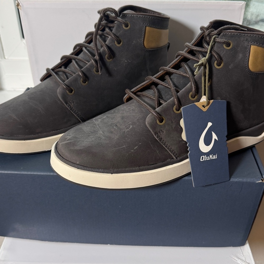 OluKai Men's Grey & Brown Chukka Boots NIB - Picture 12 of 13